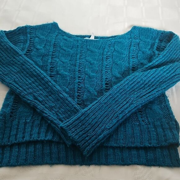 Aeropostale Blue Crew Neck Sweater with Vertical Knit Patterns - Picture 12 of 16